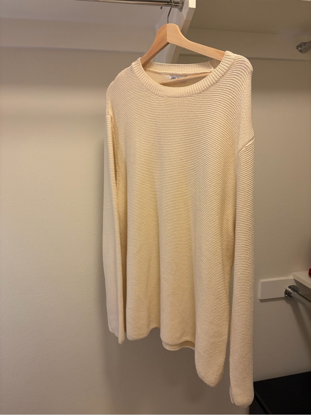 Zara Men's Cream Ribbed Crewneck Sweater